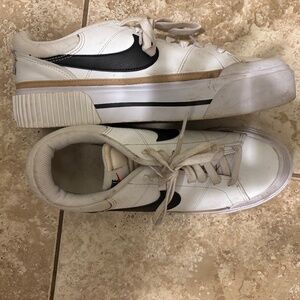 Nike Court Legacy Lift